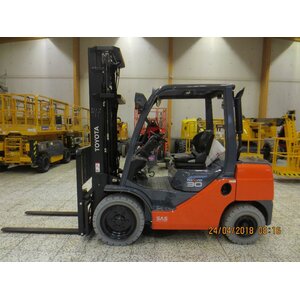 Дизельный погрузчик Toyota 02-8 FD F 30, год 2018 - D181A537