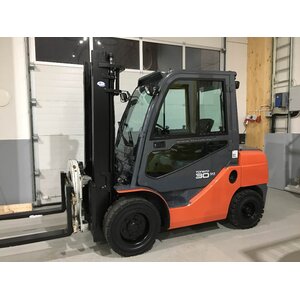 Дизельный погрузчик Toyota 02-8FDF30, год 2009 - 8B25C692