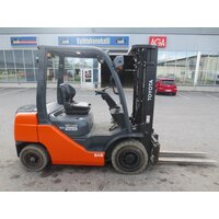 Дизельный погрузчик Toyota 02-8 FD F 25, год 2015 - EE436A08 фото 2