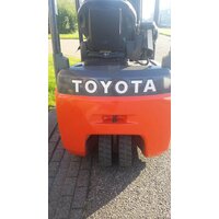 Дизельный погрузчик Toyota 8-FBET15, год 2010 - 42604DE0 3 Дизельный погрузчик Toyota 8-FBET15, год 2010 - 42604DE0 3