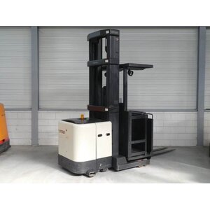 Вертикальный комплектовщик Crown SP 3522 - Triplex, год 2007