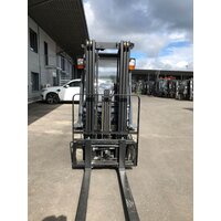 Дизельный погрузчик Toyota 02-8 FD F 25, год 2018 - 0DDA5C76 фото 2