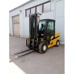 Дизельный погрузчик Yale GDP55VX, год 2011 - FF3B9A22