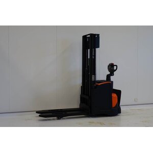 Штабелер с электроподъемом BT SWE120L, Б/У