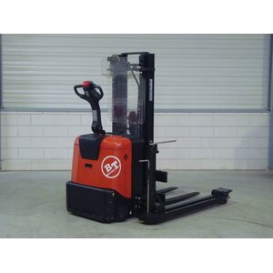 Сопровождаемый электроштабелер BT 4 Way ** SPE 135 ** Triplex ** Unused !!, год 2007 - 30AD8994