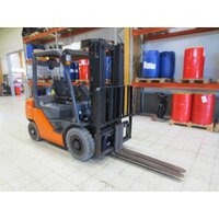 Дизельный погрузчик Toyota 02-8 FD F 25, год 2015 - F33B2262 фото 2