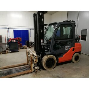 Газовый погрузчик Toyota 02-8 FG F 30, год 2013 - F1DDEE92