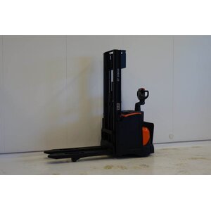 Штабелер электроподъем BT SWE120L, 2012