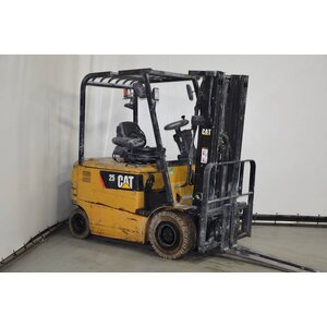 Электропогрузчик Caterpillar EP25KPAC, год 2007 - C6D8F4DA