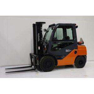 Складской погрузчик Toyota 02-8FDF30, год 2013 - EFDD3794