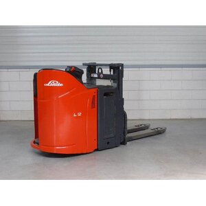 Электротележка Linde L 12 L sp i, место для оператора