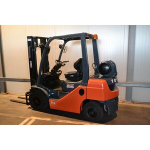 Газовый погрузчик Toyota 02-8 FGF 25, год 2012 - 2BD9483B