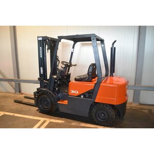 Дизельный погрузчик Doosan D 30 G, год 2009 - 09A2FE0C