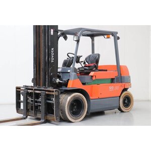 Электропогрузчик Toyota 7FBMF50, год 2012 - 1BAB0446