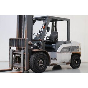 Дизельный погрузчик Nissan WG1F4A50Y, год 2011 - C71F17E0