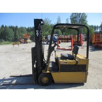 Складской погрузчик Caterpillar F30 sähkötrukki, 2A6212DD 4 Складской погрузчик Caterpillar F30 sähkötrukki, 2A6212DD 4